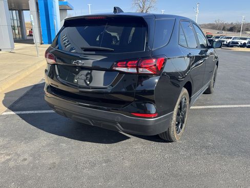 Used 2024 Chevrolet Equinox LS w/ LS Convenience Package image 4