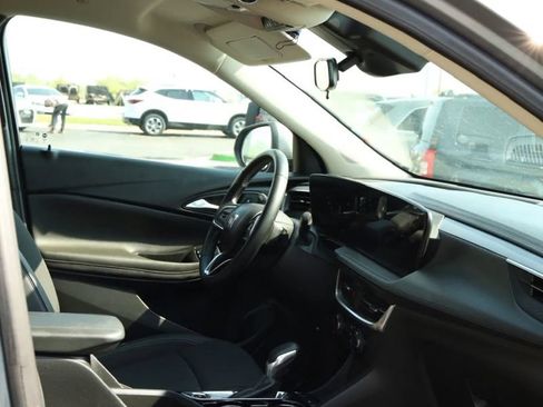 Used 2025 Buick Encore GX Preferred FWD image 44