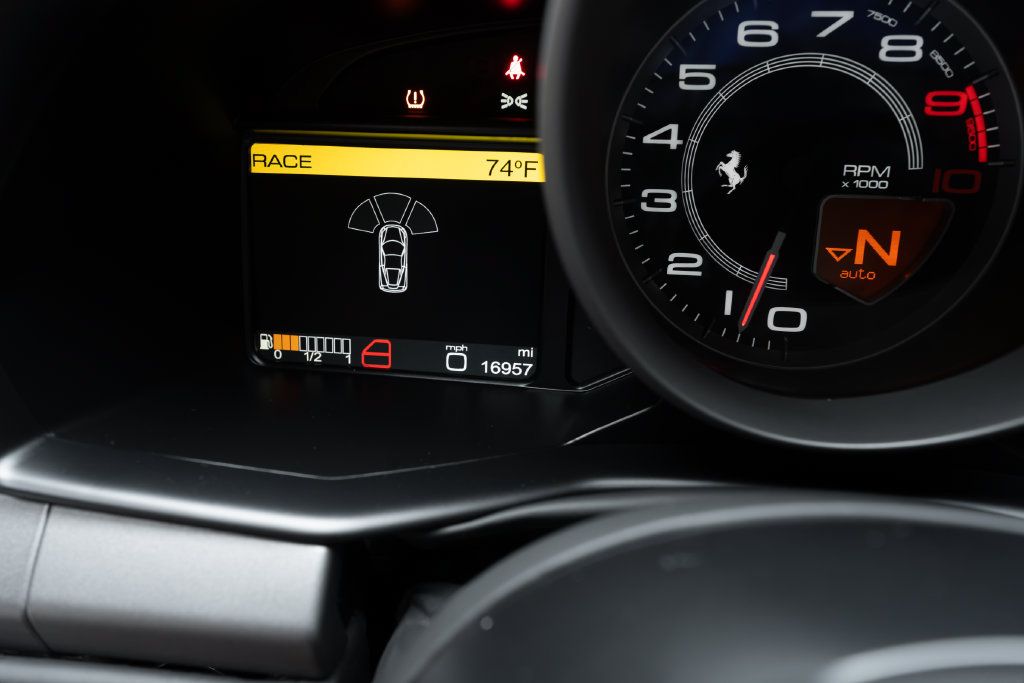 Used 2015 Ferrari 458 Italia Coupe RWD image 43