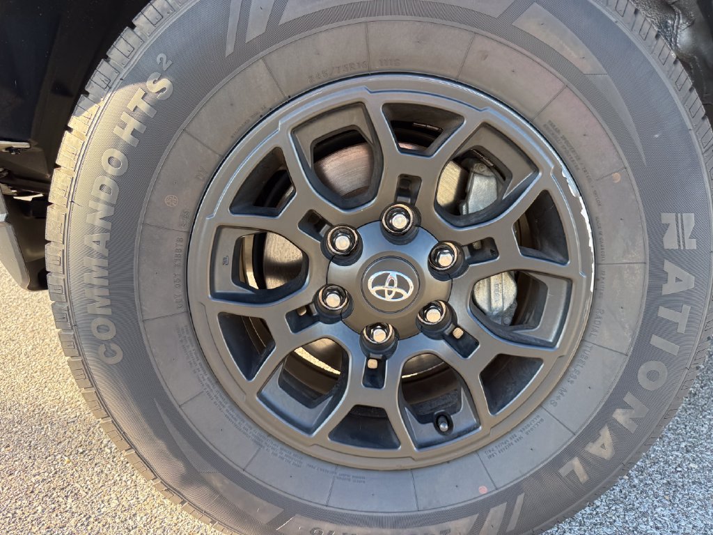 Used 2022 Toyota Tacoma SR5 w/ Technology Package RWD image 25