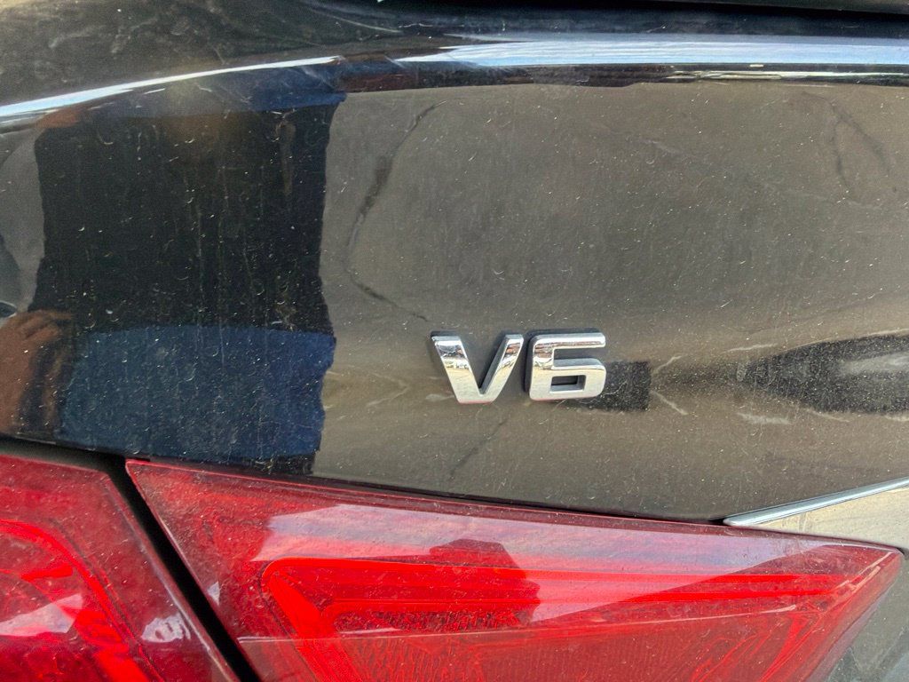 Used 2017 Chevrolet Impala Premier w/ Enhanced Convenience Package FWD image 10