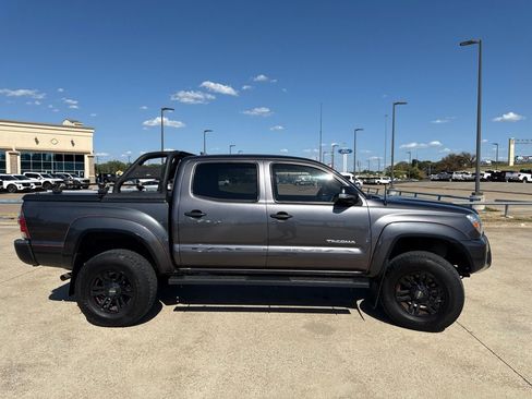 Used 2015 Toyota Tacoma PreRunner w/ SR5 Package RWD image 16