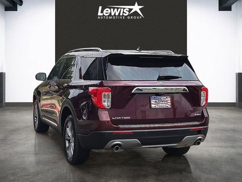 Used 2022 Ford Explorer Limited w/ Equipment Group 301A AWD/4WD image 3