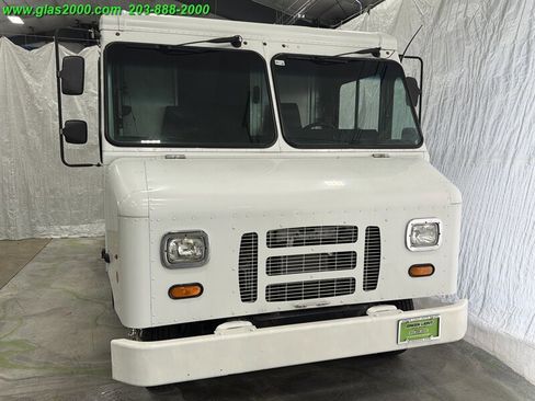 Used 2014 Ford E-350 and Econoline 350 Super Duty w/ A/C Prep Package RWD image 25