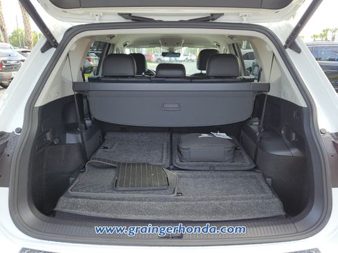 Used 2022 Volkswagen Tiguan SE FWD image 13