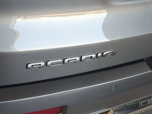 Used 2021 GMC Acadia Denali w/ Denali Ultimate Package AWD/4WD image 16