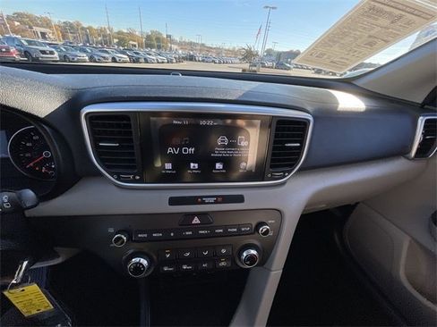 Used 2020 Kia Sportage LX image 23