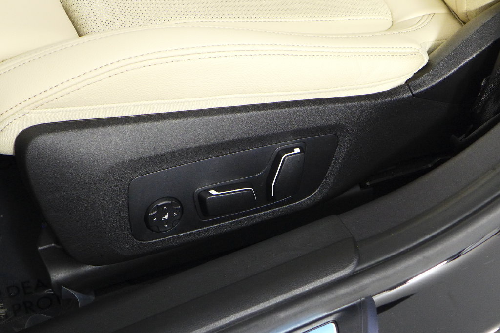Used 2026 BMW 330i Sedan w/ Convenience Package RWD image 23