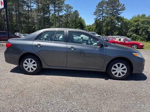 Used 2011 Toyota Corolla LE FWD image 15