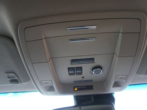 Used 2018 GMC Yukon XL SLT w/ Premium Edition image 32