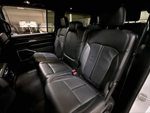 Used 2024 Jeep Wagoneer Series II w/ Flexible Seating Group image 24