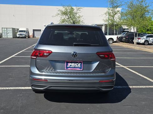 Used 2023 Volkswagen Tiguan SE image 5