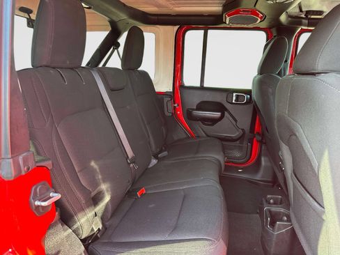 Used 2018 Jeep Wrangler Unlimited Sport S AWD/4WD image 11