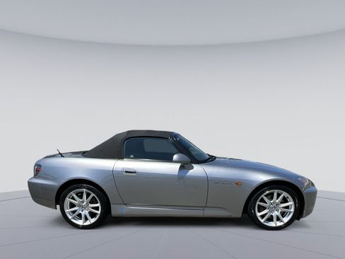 Used 2004 Honda S2000 image 10