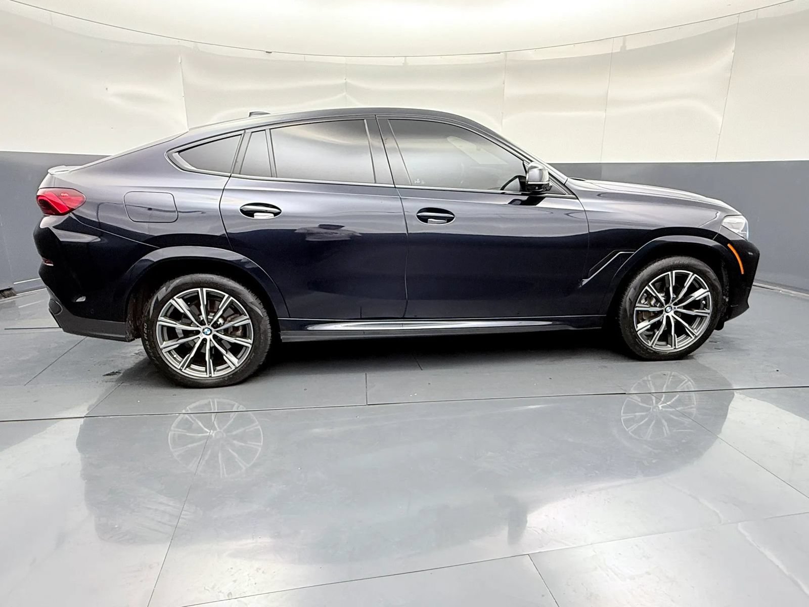 Used 2023 BMW X6 xDrive40i w/ M Sport Package AWD/4WD image 8