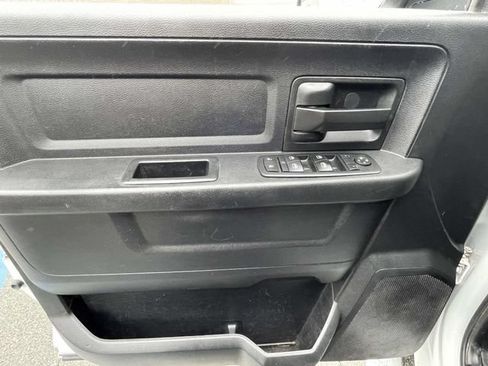 Used 2015 RAM 2500 Tradesman w/ Chrome Appearance Group AWD/4WD image 16