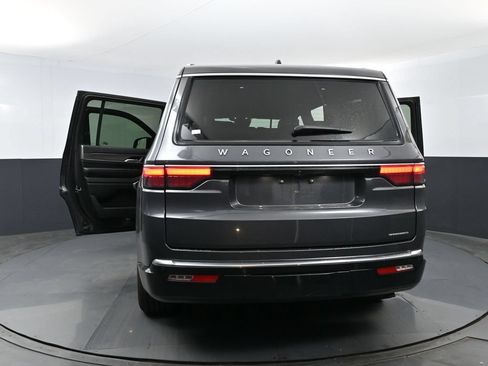 Used 2024 Jeep Wagoneer Series III AWD/4WD image 24