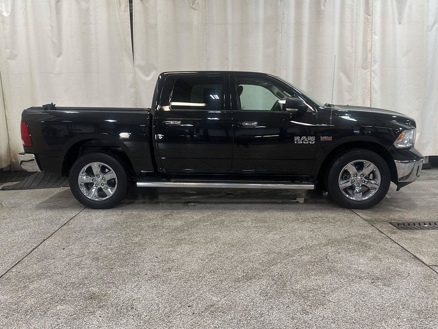 Certified 2017 RAM 1500 Big Horn AWD/4WD image 6