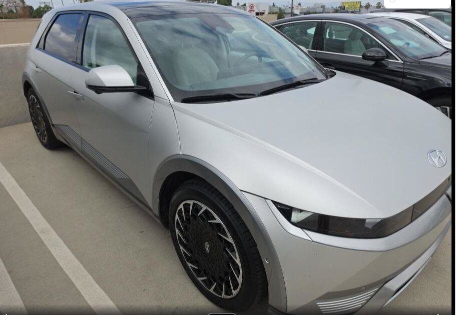 Used 2023 Hyundai Ioniq 5 Limited AWD/4WD image 2