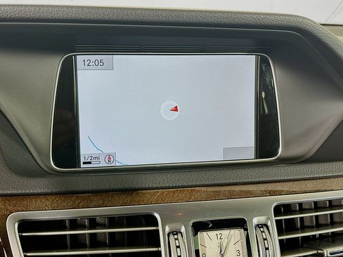 Used 2014 Mercedes-Benz E 350 Sedan image 22