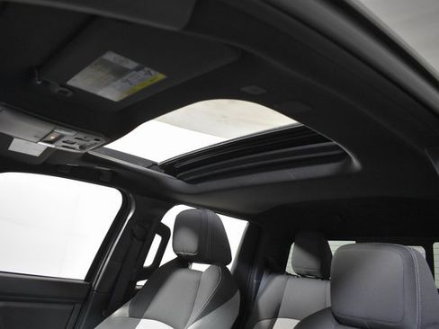 Used 2024 Toyota Tacoma TRD Off-Road image 44