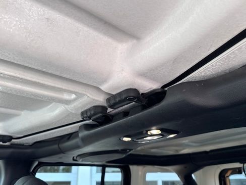 Used 2023 Jeep Wrangler Unlimited Sahara AWD/4WD image 22