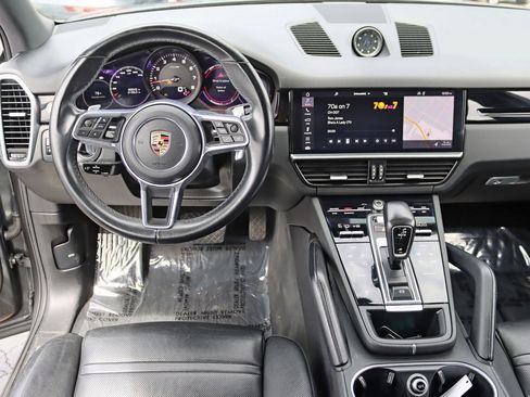 Used 2019 Porsche Cayenne AWD/4WD image 17