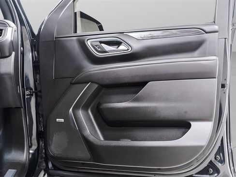 Used 2022 GMC Yukon XL SLT w/ SLT Luxury Package image 34