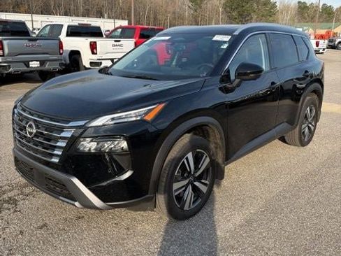 Used 2025 Nissan Rogue SL w/ Tech Package image 1