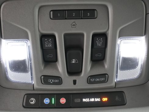 Used 2022 Chevrolet Silverado 2500 LTZ w/ LTZ Plus Package image 24