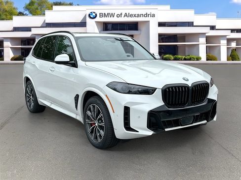 Used 2026 BMW X5 xDrive50e w/ Executive Package AWD/4WD image 3