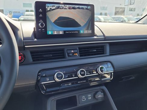 New 2025 Honda Pilot Touring image 11