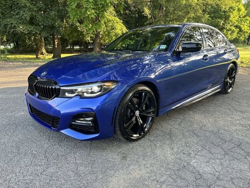 Used 2022 BMW 330i xDrive Sedan w/ M Sport Package AWD/4WD image 4