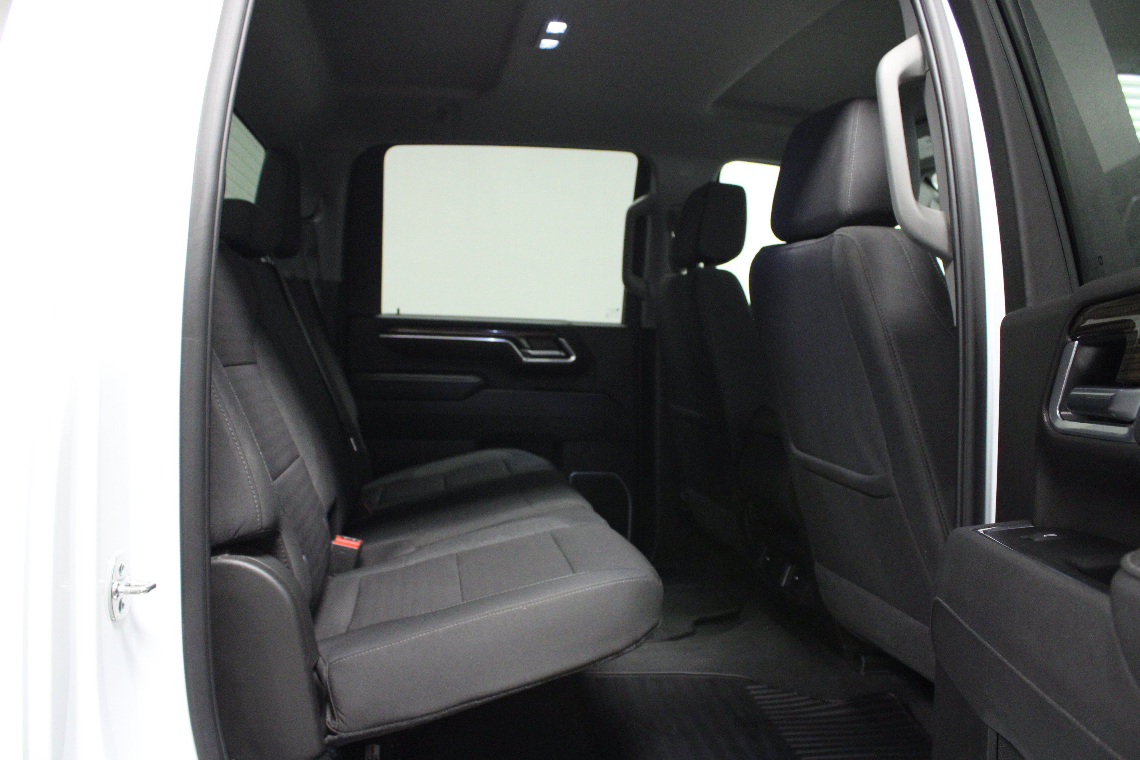 Used 2025 Chevrolet Silverado 2500 LT w/ Convenience Package AWD/4WD image 15
