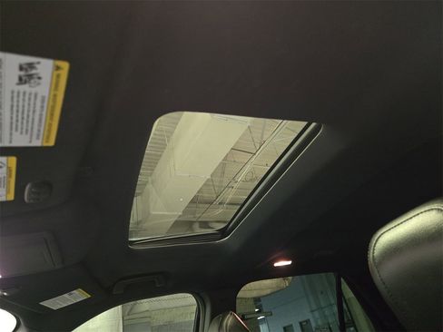 Used 2018 Ford Explorer Limited image 30