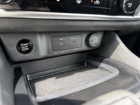 Used 2024 Nissan Rogue S FWD image 18