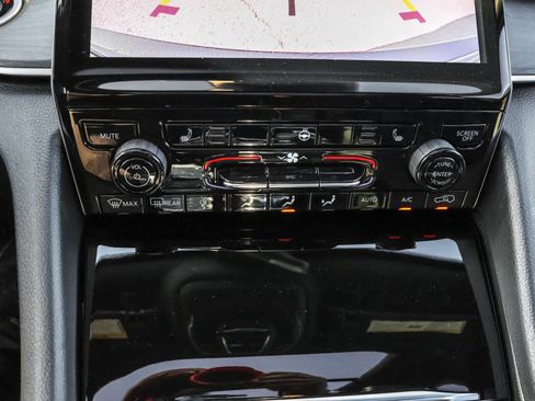 New 2025 Jeep Grand Cherokee Limited w/ Black Appearance Package image 20