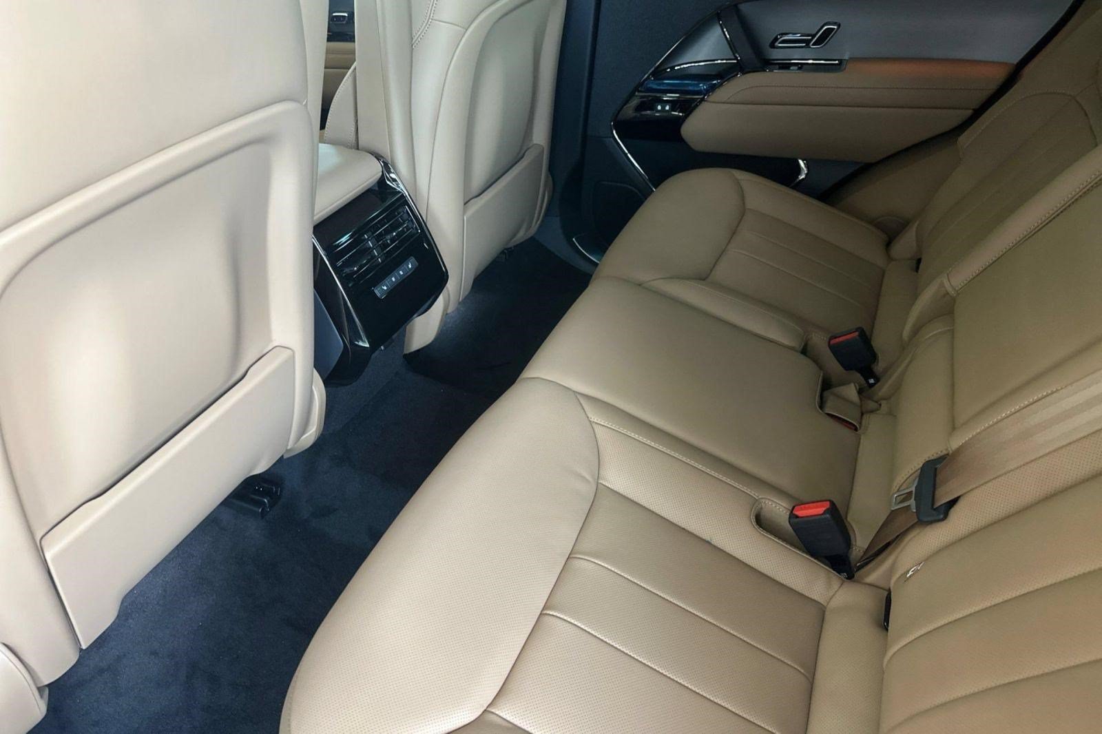 New 2027 Land Rover Range Rover Sport SE AWD/4WD image 25
