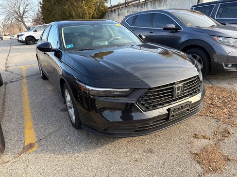 Used 2023 Honda Accord LX image 4