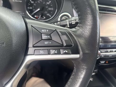 Used 2017 Nissan Rogue SV image 32