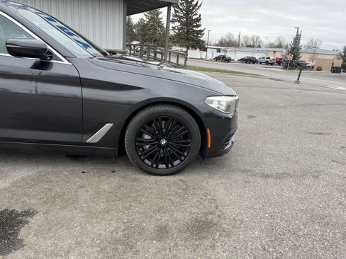 Used 2018 BMW 530i w/ Premium Package image 13