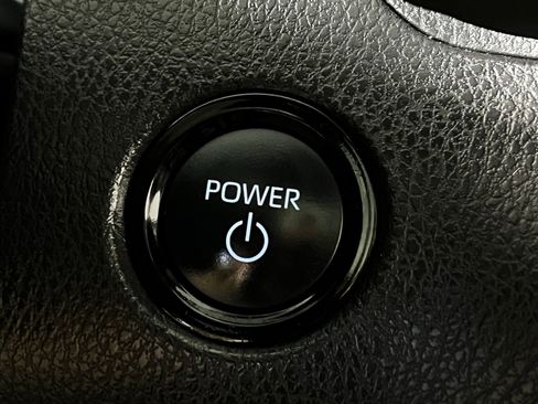 Used 2025 Toyota Camry XLE image 22