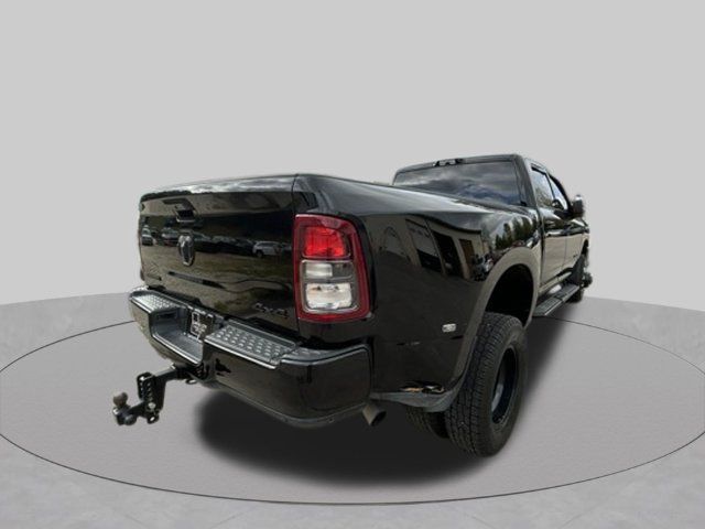 Used 2024 RAM 3500 Big Horn w/ Night Edition AWD/4WD image 3