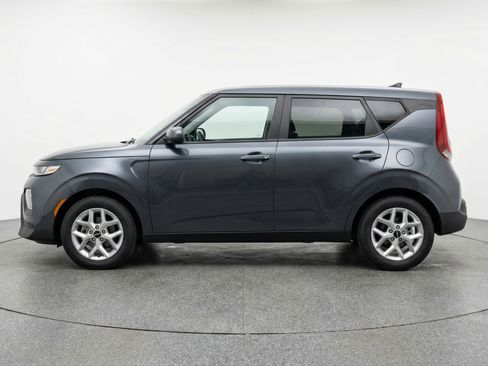 Used 2025 Kia Soul LX w/ LX Technology Package image 5