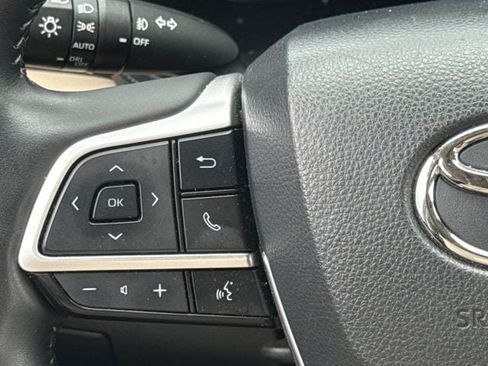 Used 2023 Toyota Highlander Platinum FWD image 15