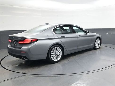 Used 2023 BMW 530i xDrive image 4