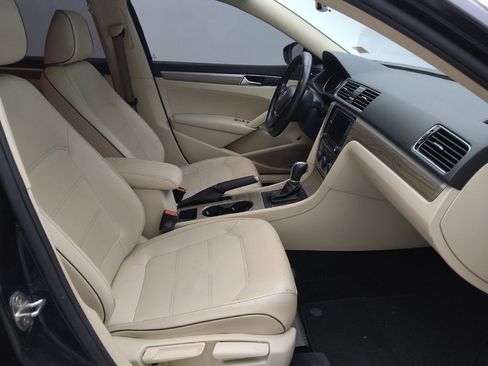 Used 2018 Volkswagen Passat 2.0T SE image 21