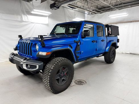 Used 2021 Jeep Gladiator Sport image 3