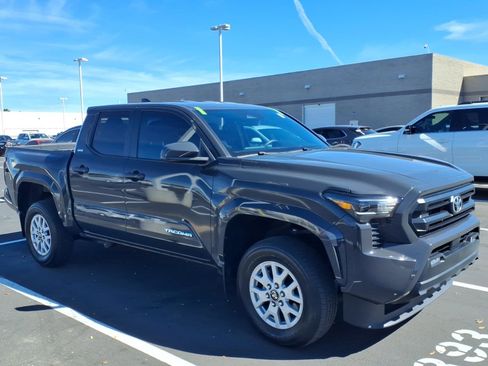 Certified 2024 Toyota Tacoma SR5 image 2