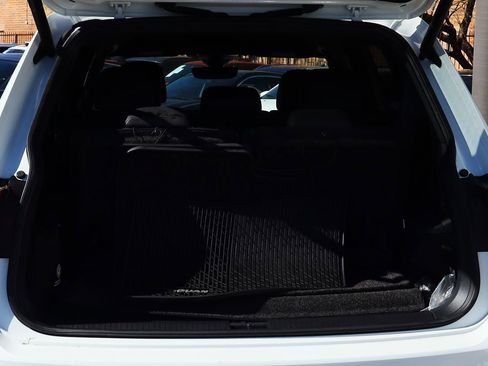 Used 2022 Volkswagen Tiguan SE R-Line image 24